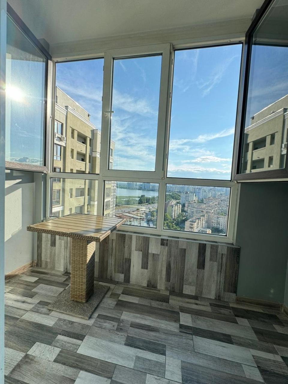 Solo Apartment Virmenska Kiev Esterno foto